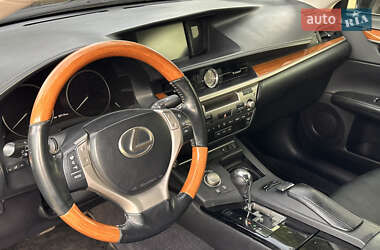 Седан Lexus ES 2012 в 