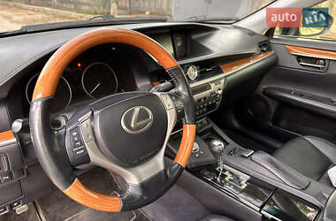 Седан Lexus ES 2012 в 
