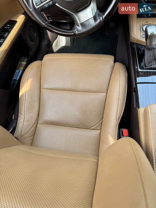 Седан Lexus ES 2016 в Одесі
