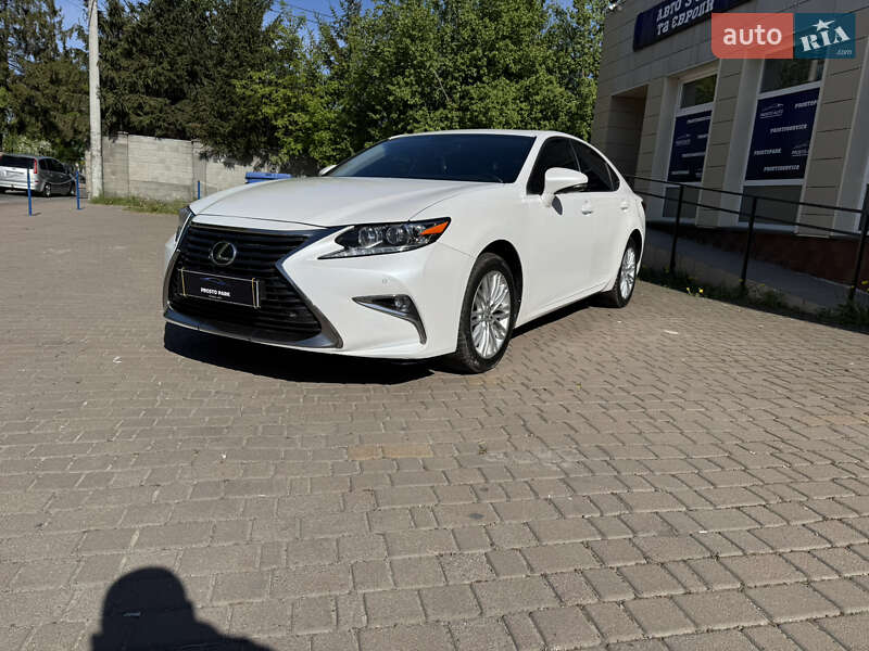 Седан Lexus ES 2017 в 