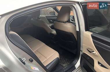 Седан Lexus ES 2019 в 