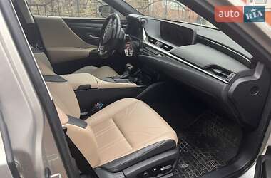 Седан Lexus ES 2019 в 
