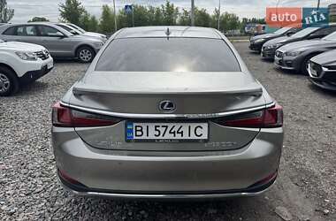 Седан Lexus ES 2019 в Киеве