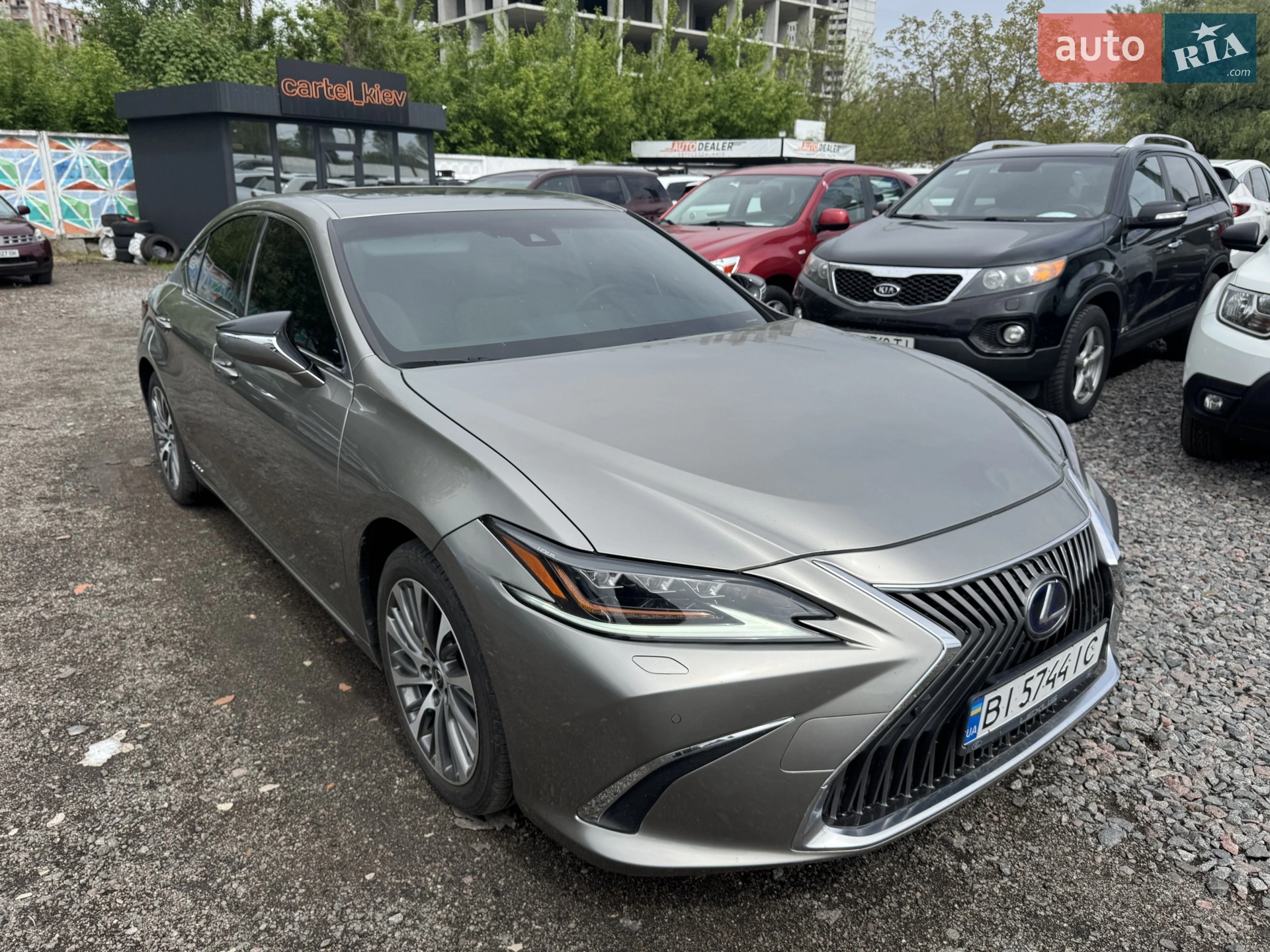 2019 Lexus ES - фото 1