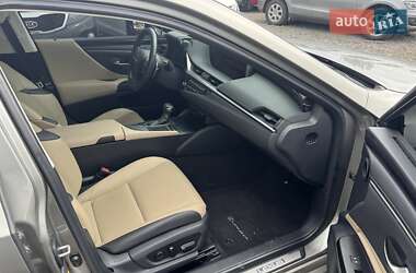 Седан Lexus ES 2019 в Киеве