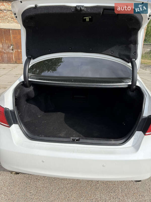 Седан Lexus ES 2011 в Броварах