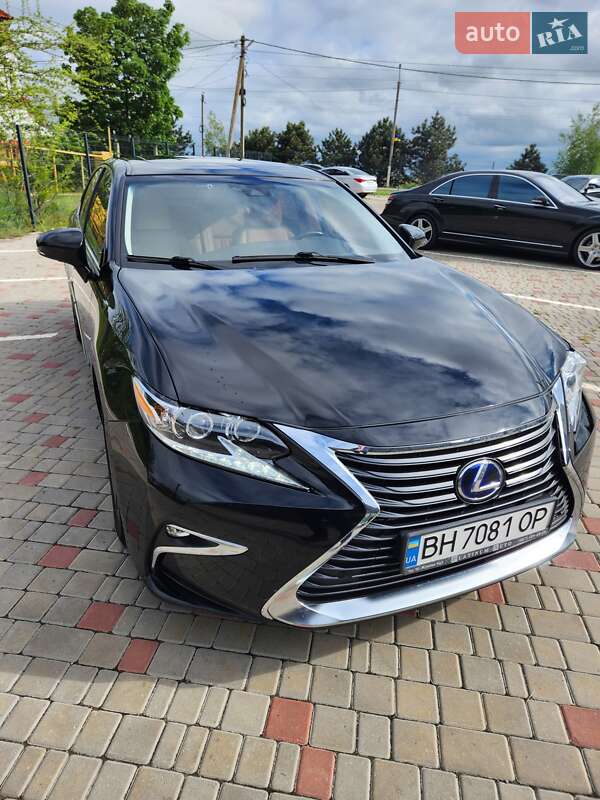 Седан Lexus ES 2016 в Одесі