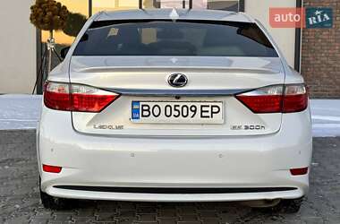 Седан Lexus ES 2015 в 