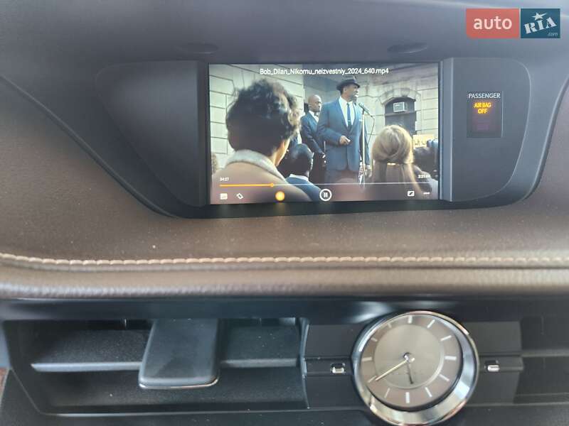 Седан Lexus ES 2016 в Одесі