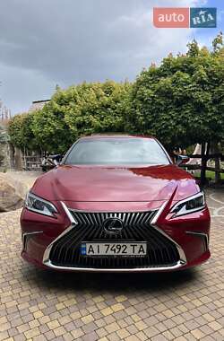 Седан Lexus ES 2020 в 