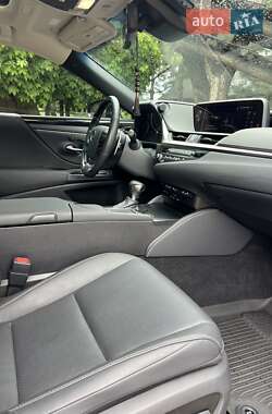 Седан Lexus ES 2020 в 