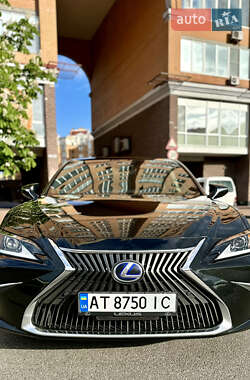 Седан Lexus ES 2019 в 