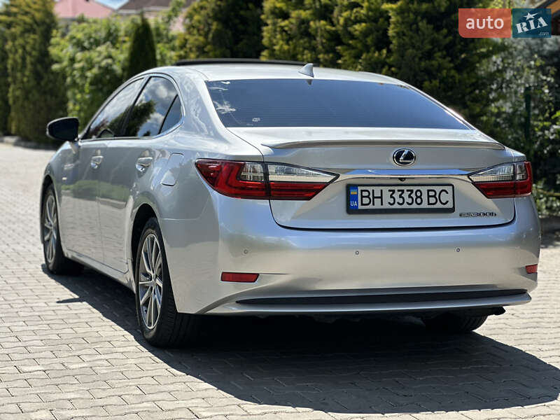 Седан Lexus ES 2015 в Одессе