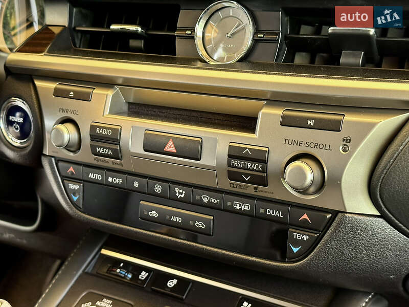 Седан Lexus ES 2015 в Одессе