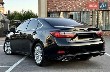 Седан Lexus ES 2016 в 