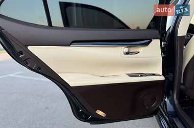 Седан Lexus ES 2016 в 