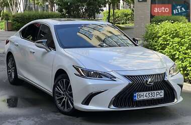 Седан Lexus ES 2020 в 