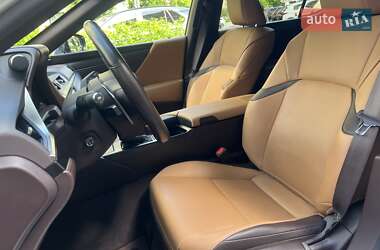 Седан Lexus ES 2020 в 