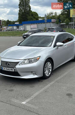 Седан Lexus ES 2012 в Софиевской Борщаговке