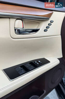 Седан Lexus ES 2015 в 