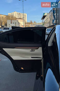 Седан Lexus ES 2015 в 