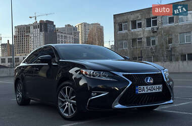Седан Lexus ES 2015 в Киеве