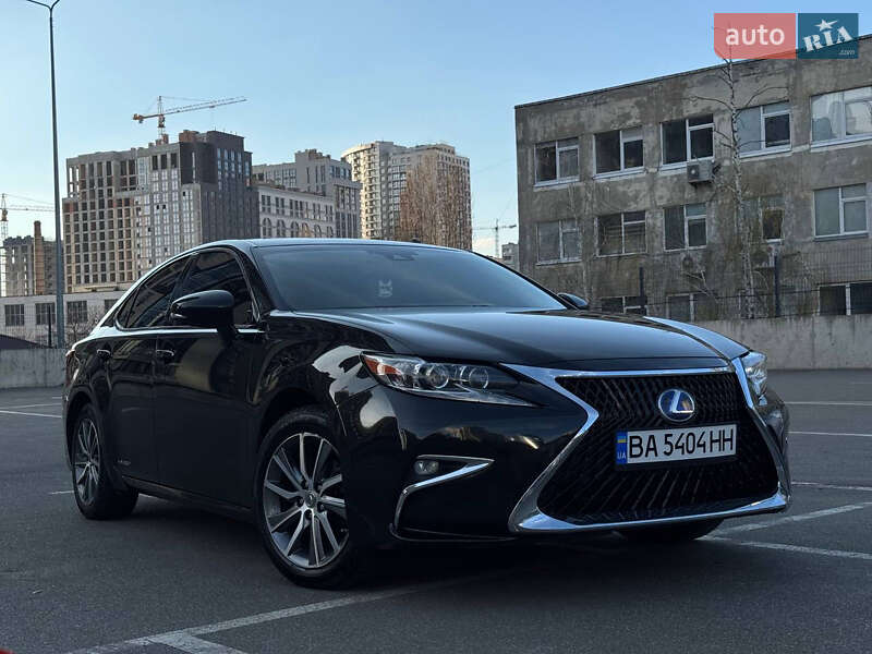 Седан Lexus ES 2015 в 