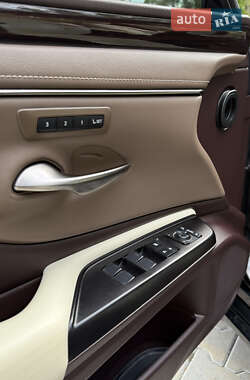 Седан Lexus ES 2018 в 