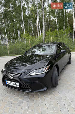 Седан Lexus ES 2018 в 