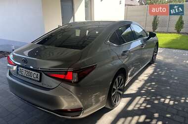 Седан Lexus ES 2019 в 