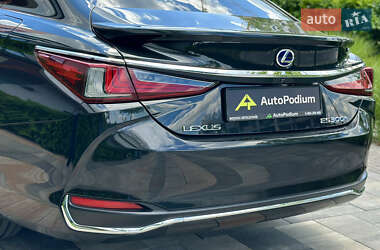 Седан Lexus ES 2019 в 