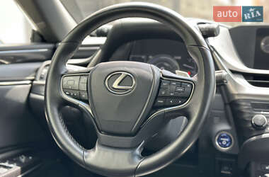 Седан Lexus ES 2019 в 