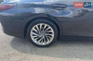 Седан Lexus ES 2022 в 