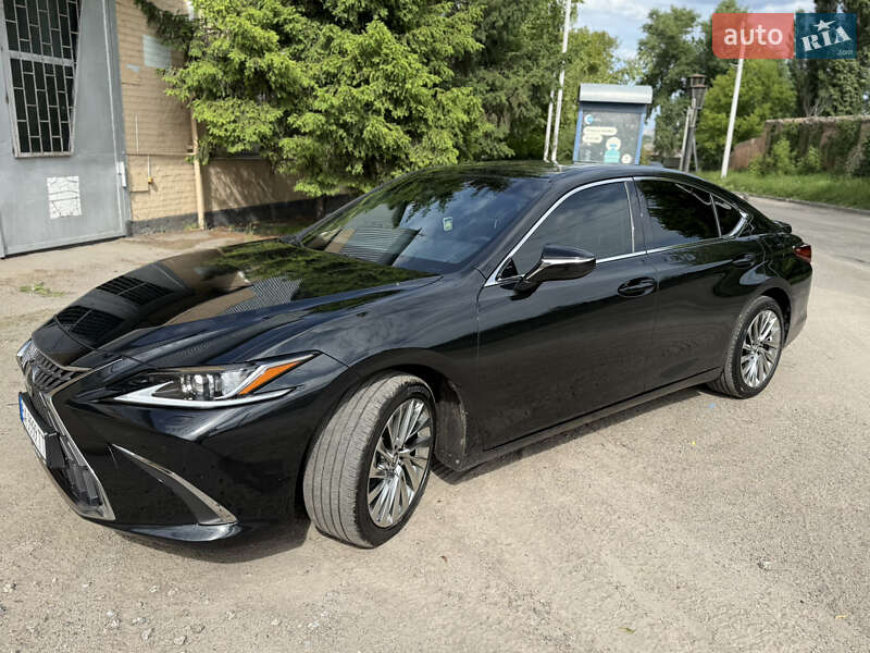 Седан Lexus ES 2022 в Кропивницком