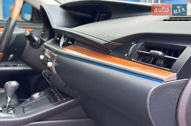 Седан Lexus ES 2012 в 