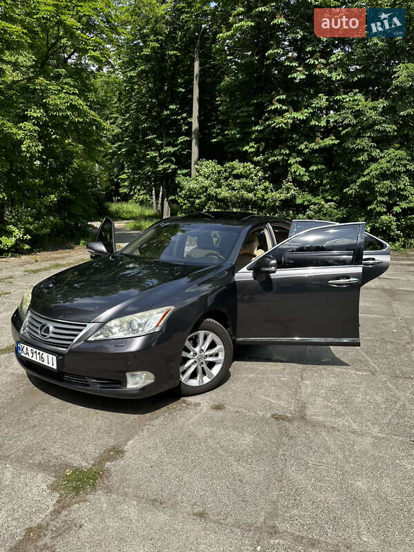 Седан Lexus ES 2011 в Киеве