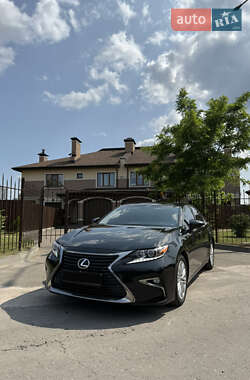 Седан Lexus ES 2017 в Киеве