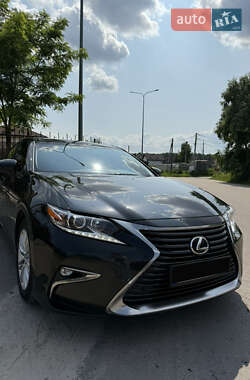 Седан Lexus ES 2017 в 