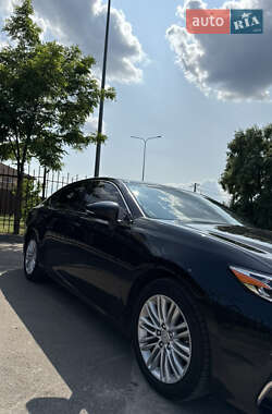 Седан Lexus ES 2017 в 