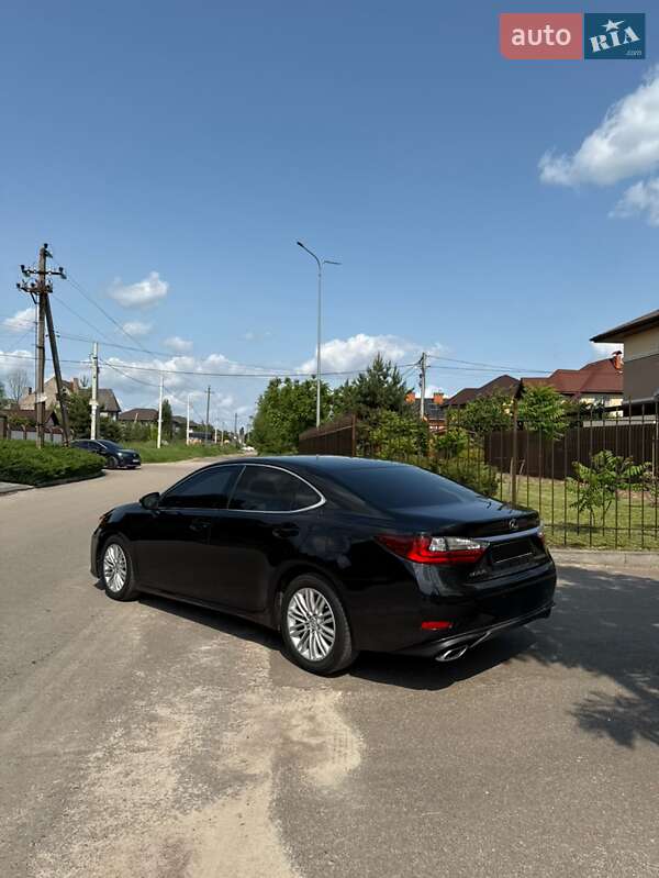 Седан Lexus ES 2017 в Киеве