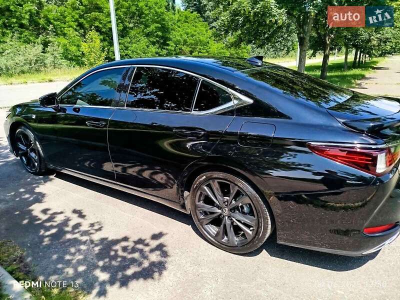 Седан Lexus ES 2022 в Києві
