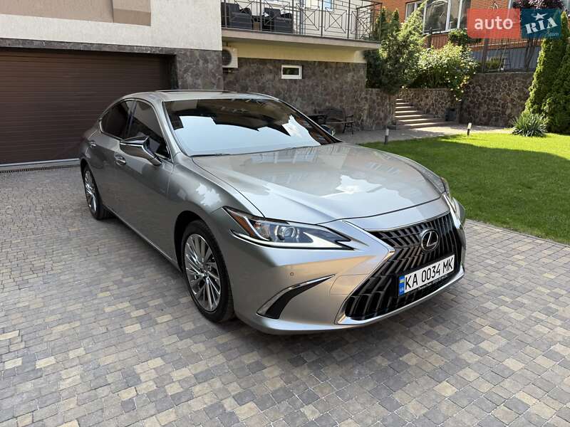 Седан Lexus ES 2021 в Киеве