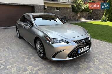 Седан Lexus ES 2021 в 