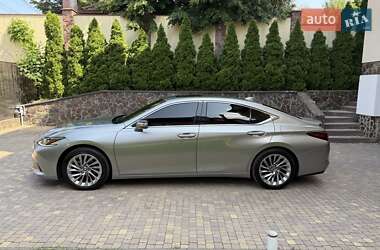 Седан Lexus ES 2021 в 