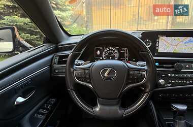 Седан Lexus ES 2021 в 