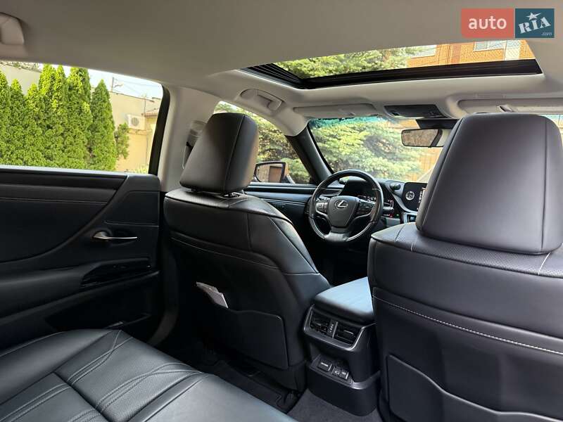 Седан Lexus ES 2021 в Киеве