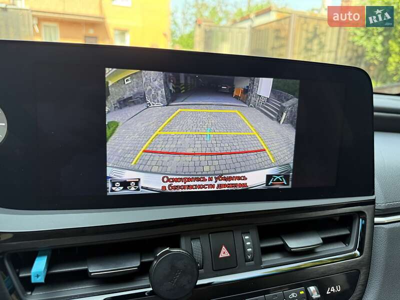 Седан Lexus ES 2021 в Киеве