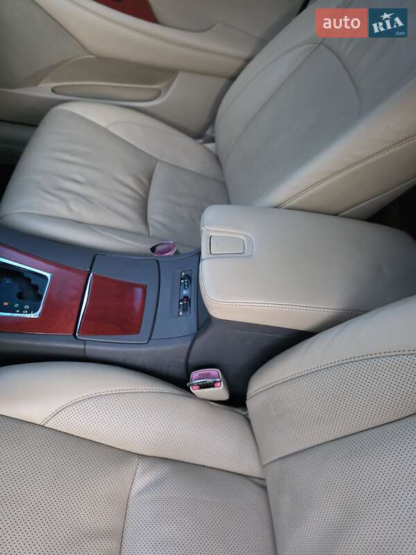 Седан Lexus ES 2007 в Ровно