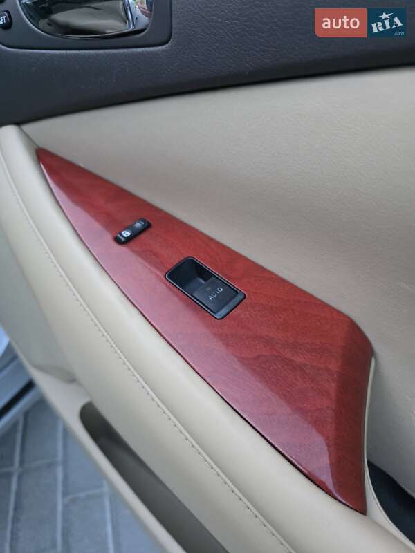 Седан Lexus ES 2007 в Ровно
