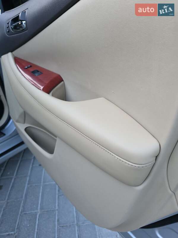 Седан Lexus ES 2007 в Ровно